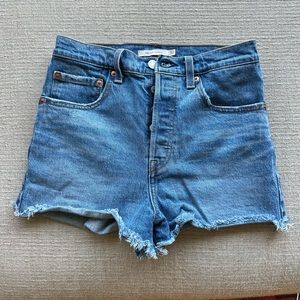 Levi ribcage jean shorts